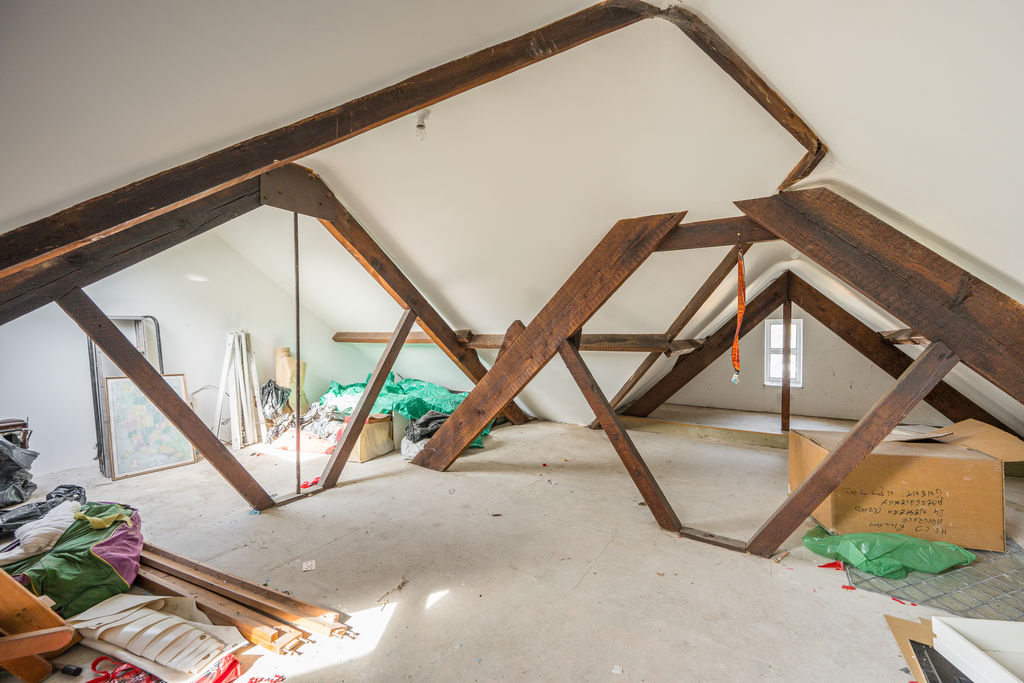 Loft Room- click for photo gallery